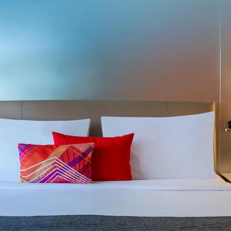W Verbier - Cozy King Room with Balcony and Fireplace - No View - 3