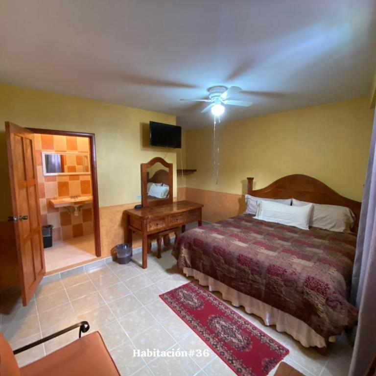 Hotel planetario - Large Double Room - 6