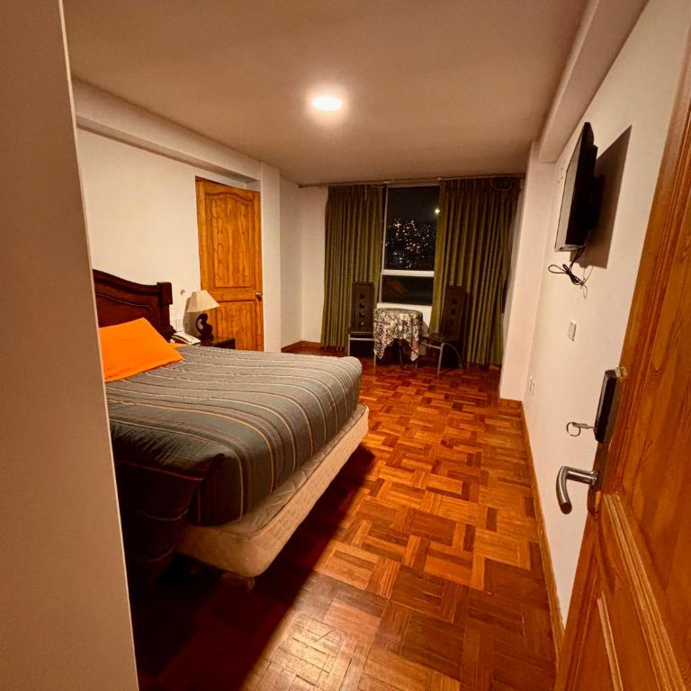 Hotel Berlina - Double or Twin Room with Private Bathroom - 3