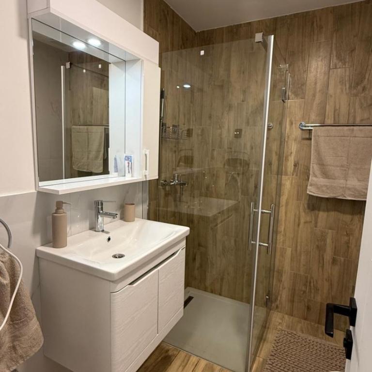 Luka Lux - Apartman sa 2 Spavaće Sobe - 3