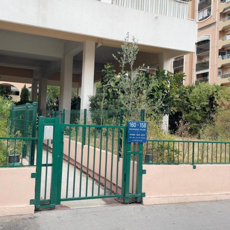 APPARTEMENT AVEC UNE LÉGÈRE VUE SUR La MER 40 MÈTRES DE LA PLAGE ET 250 MÈTRES DU CENTRE VILLE - Appartement 1 Chambre - 3
