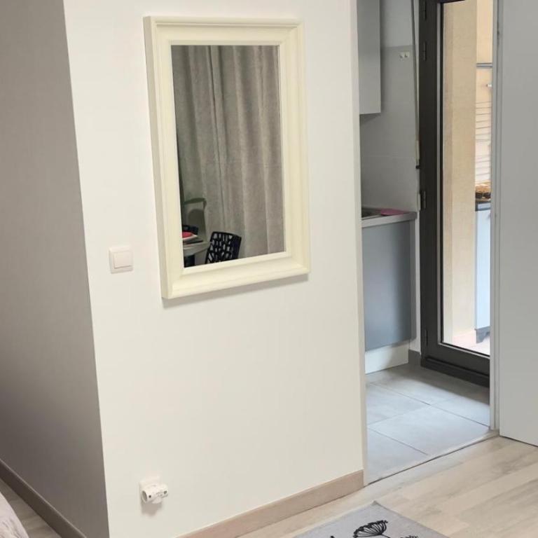 APPARTEMENT AVEC UNE LÉGÈRE VUE SUR La MER 40 MÈTRES DE LA PLAGE ET 250 MÈTRES DU CENTRE VILLE - Appartement 1 Chambre - 8