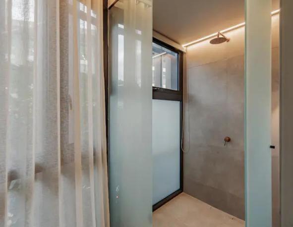 Duplex de 4 habitaciones con Jacuzzi, Poblado Medellín - Apartment - 12