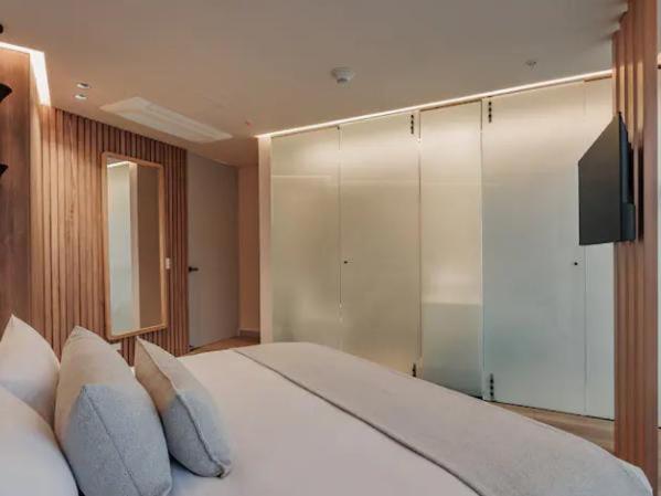 Duplex de 4 habitaciones con Jacuzzi, Poblado Medellín - Apartment - 14