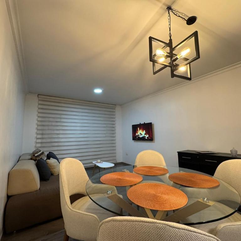 Apartamento Cerca de Embajada Americana y Solca en Centro Norte - Apartamento de 2 dormitorios con vistas a la ciudad - 4