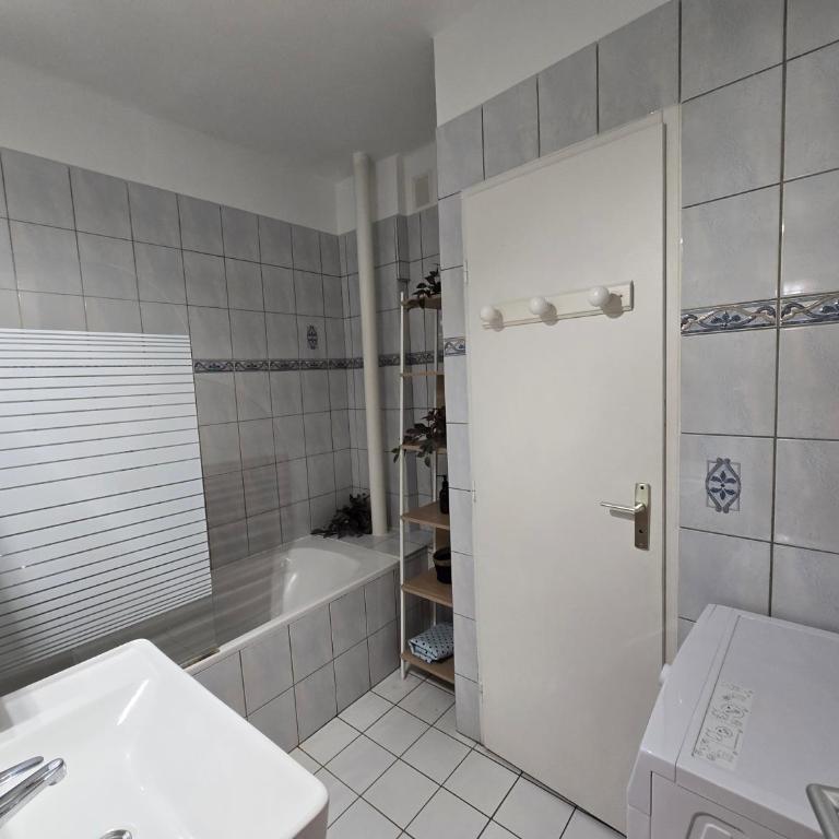 Jungl'Appart 2 chambres gare et centre - Garage inclus - Appartement 2 Chambres - 3