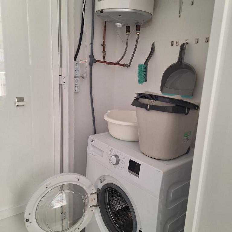 Nice newly renovated 1-bedroom apartment - One-Bedroom Standard Apartment - 23