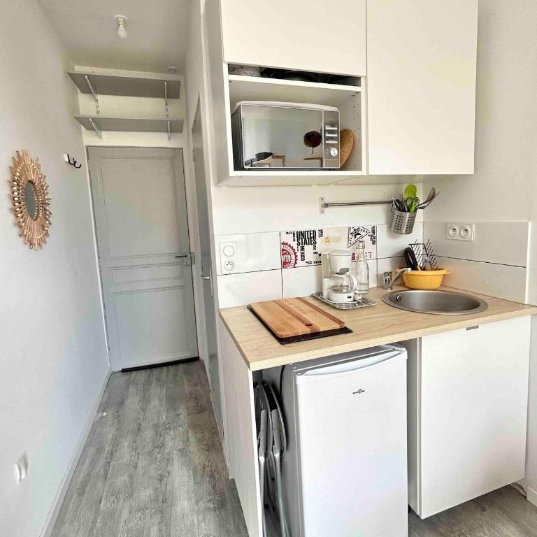 Cozy Bright Downtown Studio with Balcony & Wi-Fi - Apartment mit 2 Schlafzimmern - 8