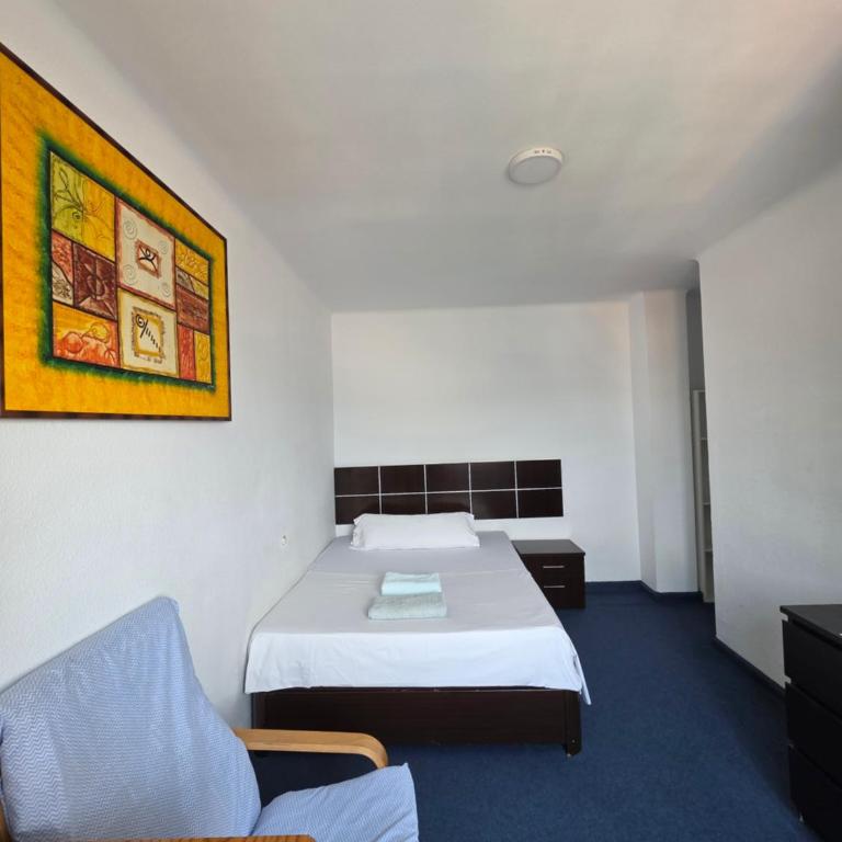PRECIOSA COMODA HABITACIÓN CENTRO MALAGA LA MEJOR ZONA DE LA CIUDAD ENFRENTE A DOS COMERCIAL ENFRENTE A LA ESTACIÓN DE TREN Y DE AUTOBÚSES CERCA A LA PLAYA CERCA AL CASCO ANTIGUO DE LA CIUDAD lo bienvenido - Doppelzimmer - 2