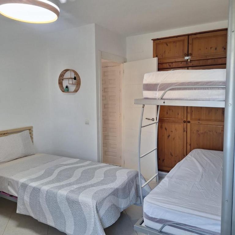 Nice newly renovated 1-bedroom apartment - One-Bedroom Standard Apartment - 8