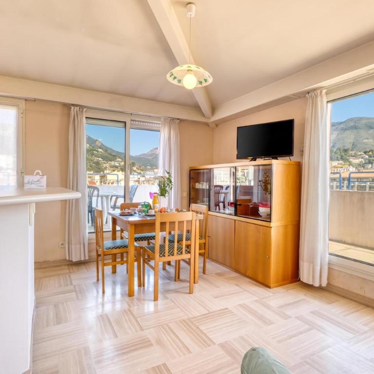 Top Floor Apt Close To The Sea - Happy Rentals - Appartement avec Terrasse - 2