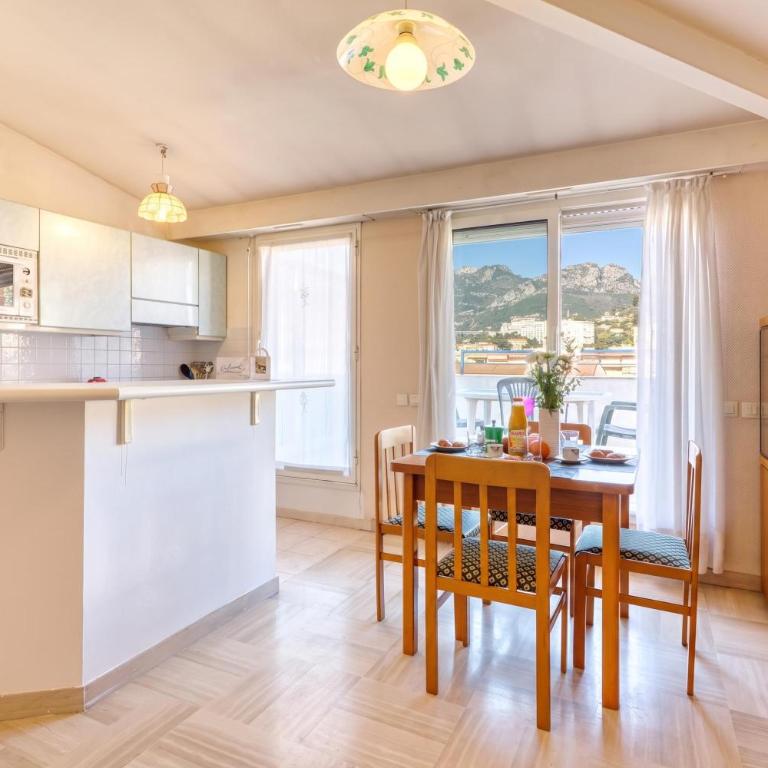 Top Floor Apt Close To The Sea - Happy Rentals - Appartement avec Terrasse - 3
