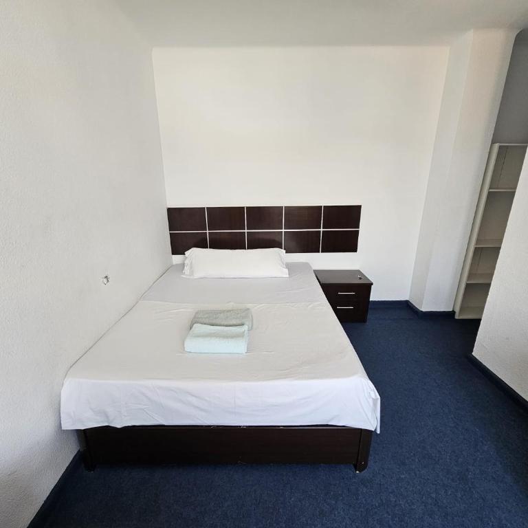 PRECIOSA COMODA HABITACIÓN CENTRO MALAGA LA MEJOR ZONA DE LA CIUDAD ENFRENTE A DOS COMERCIAL ENFRENTE A LA ESTACIÓN DE TREN Y DE AUTOBÚSES CERCA A LA PLAYA CERCA AL CASCO ANTIGUO DE LA CIUDAD lo bienvenido - Doppelzimmer - 17