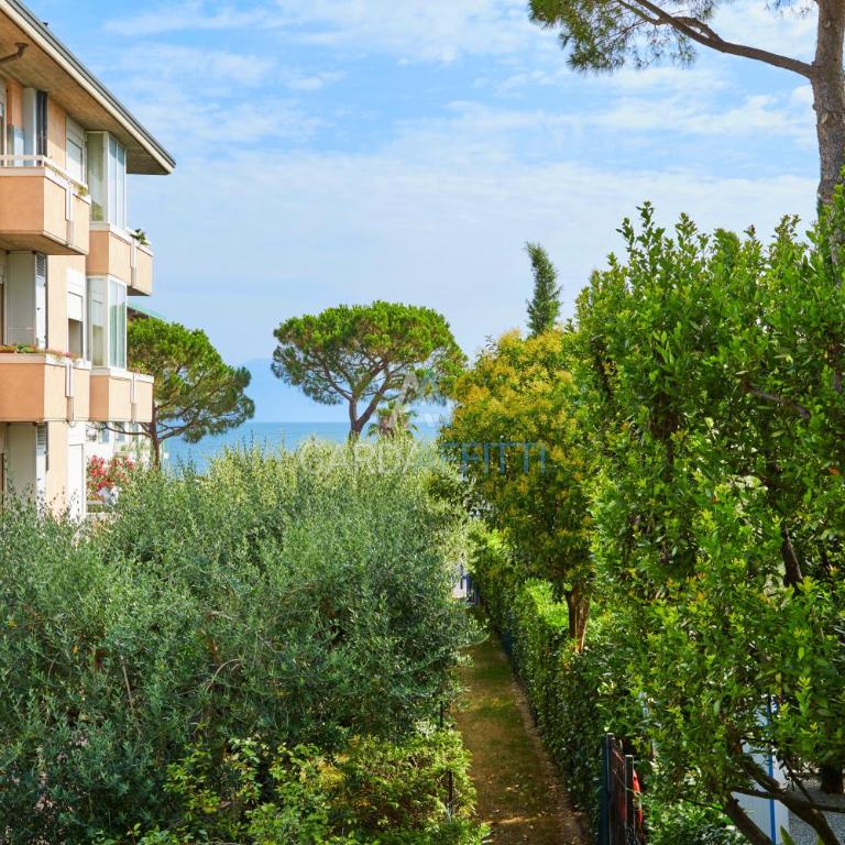 Stella Garda View - Terrazza vista lago - Appartamento con 3 Camere da Letto e Vista Lago - 55