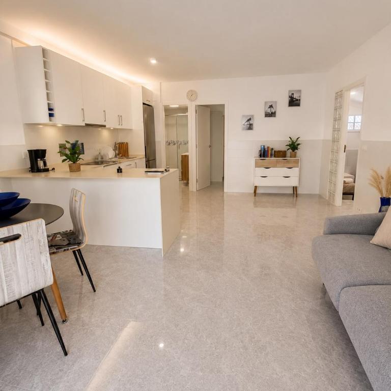 Little Los Emilios - Two-Bedroom House - 3