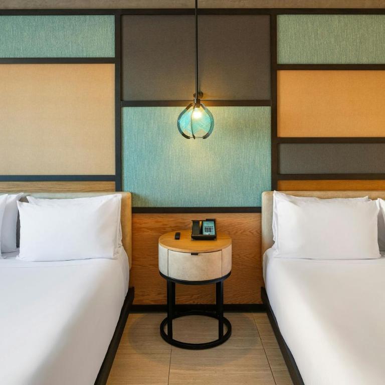 Aloft by Marriott Cancun - Habitación Aloft con vistas a la laguna - 2 camas grandes y barra libre gratuita - 8