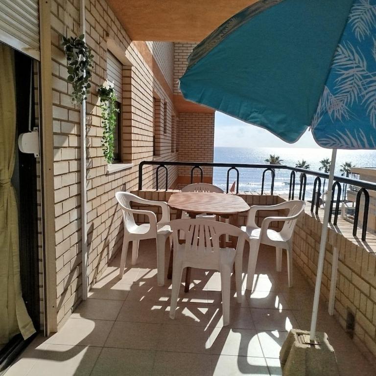 Apartamento primera linea con vistas al mar y montaña - Apartamento de 2 dormitorios con balcón y vistas al mar - 7
