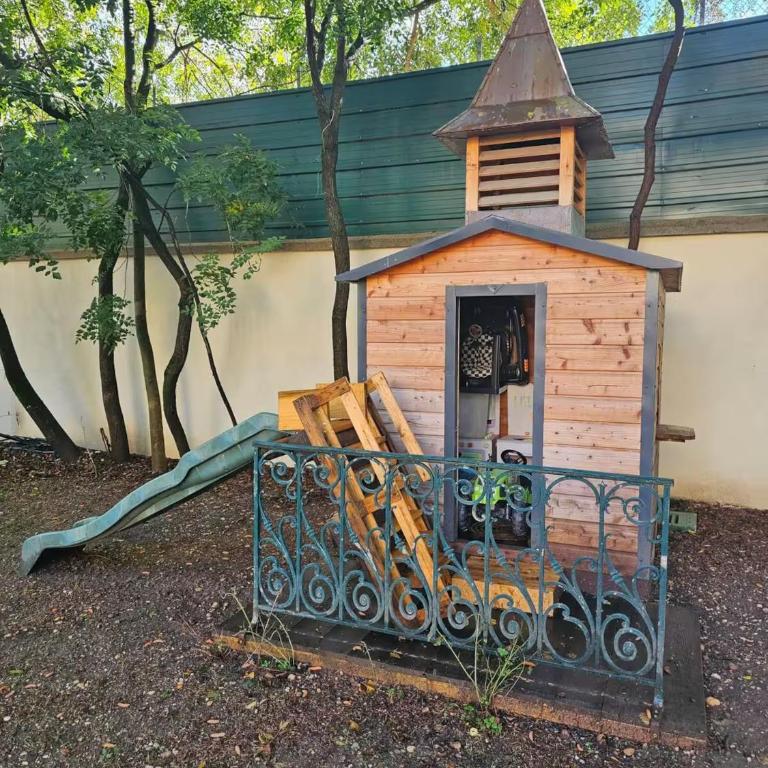 Suite Célestins by Château GrandClément - Appartement cosy sous les toits, Piscine - Parc - Wifi - Parking - à 10 min de Lyon - Appartamento Loft con 2 Camere da Letto - 40