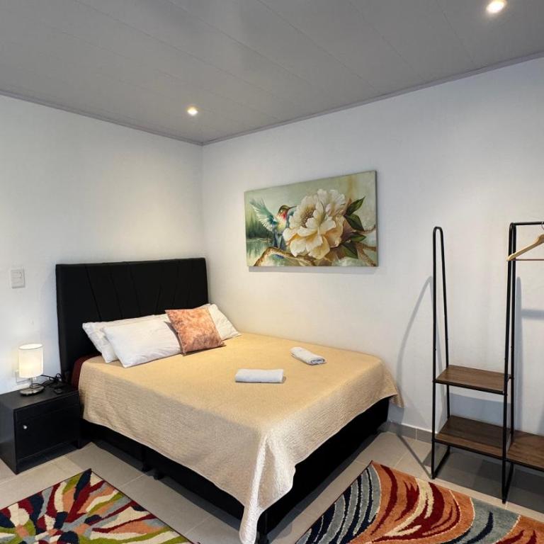 Donde Mildred Hostal y Cafe - Double Room with Private Bathroom - 12