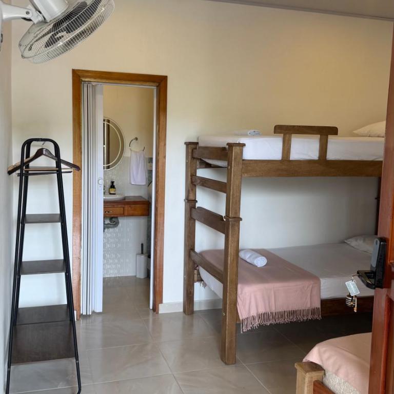 Donde Mildred Hostal y Cafe - Family Room - 8