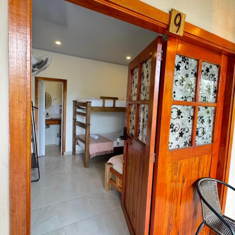 Donde Mildred Hostal y Cafe - Family Room - 9