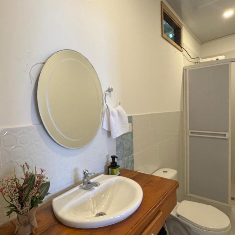 Donde Mildred Hostal y Cafe - Family Room - 7