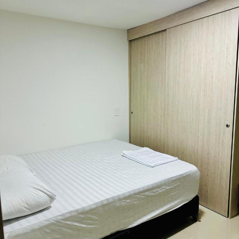laureles nuevos apartamentos Lil - Three-Bedroom Apartment - 7