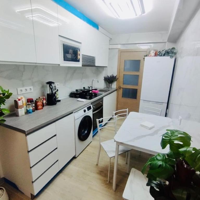 Habitacion Cerca de la Gran Via en Metro - Apartamento - 20