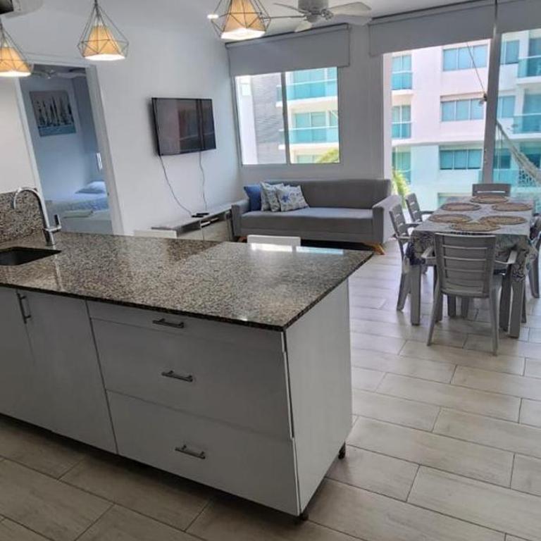 Espectacular apto con vista y salida directa al mar - Two-Bedroom Apartment - 8