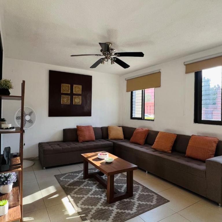 Home 365 Mérida Comodidad, amplitud total, 3 recamaras, 2 baños 5 camas ideal familias Consulado Americano - Three-Bedroom Apartment - 2