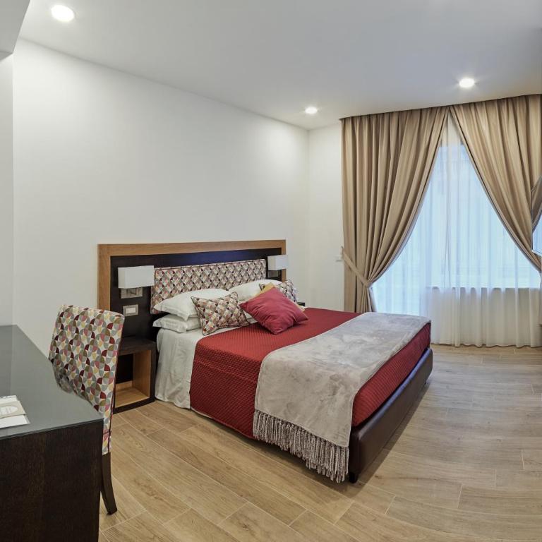 Dea Guest House - Camera Matrimoniale con Balcone - 6