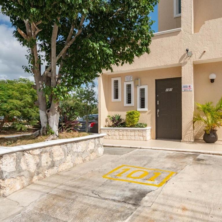Home 365 Mérida Comodidad, amplitud total, 3 recamaras, 2 baños 5 camas ideal familias Consulado Americano - Three-Bedroom Apartment - 4