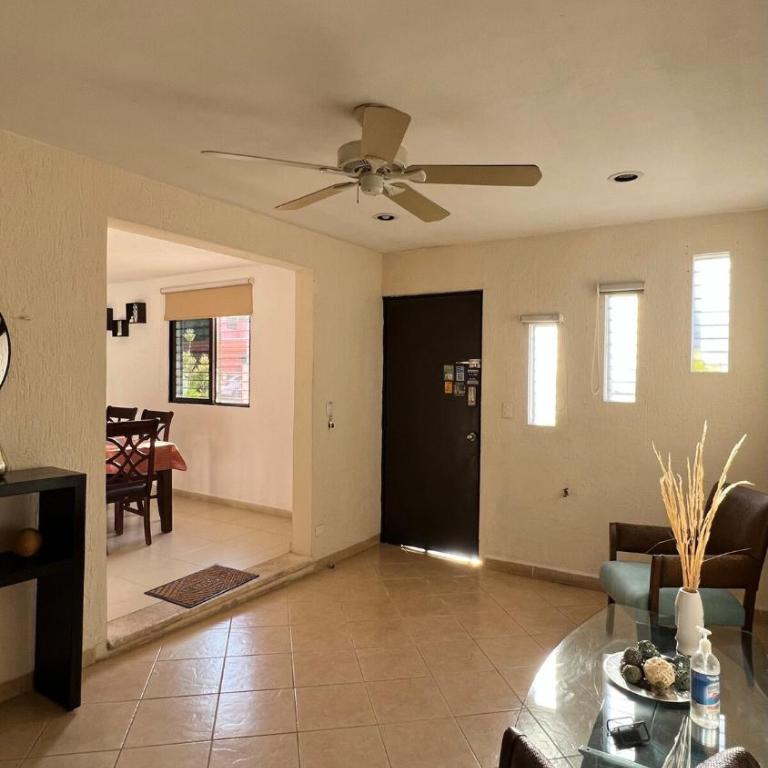 Home 365 Mérida Comodidad, amplitud total, 3 recamaras, 2 baños 5 camas ideal familias Consulado Americano - Three-Bedroom Apartment - 20