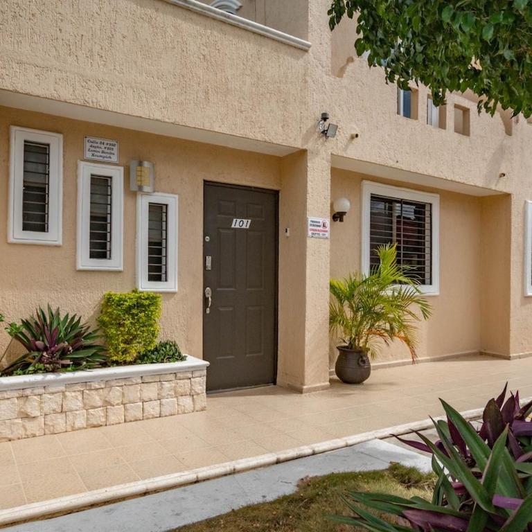 Home 365 Mérida Comodidad, amplitud total, 3 recamaras, 2 baños 5 camas ideal familias Consulado Americano - Three-Bedroom Apartment - 31