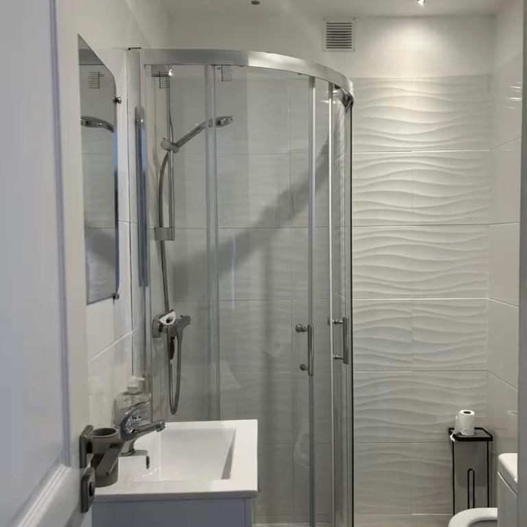 Charming and peaceful studio in the heart of Cannes near the beach, train station & Palais des Festivals - Appartement 1 Chambre - 8