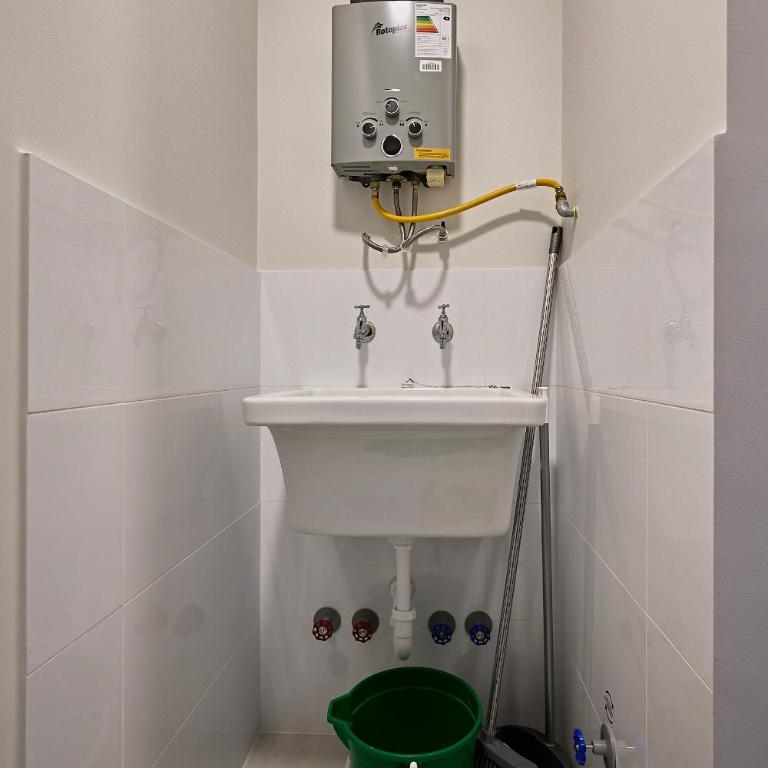 A estrenar, dpto comodo y con excelente ubicacion - Two-Bedroom Apartment - 23