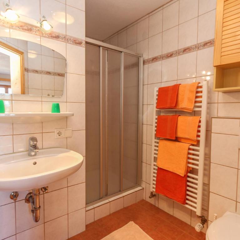 Frühstückspension Müllergut - Standard Double Room - 9