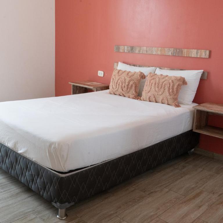La Estancia Hotel Ica - Double Room - 2