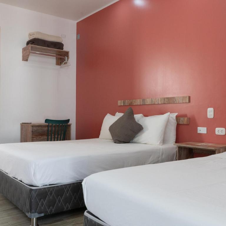 La Estancia Hotel Ica - Deluxe Double Room with Two Double Beds - 8
