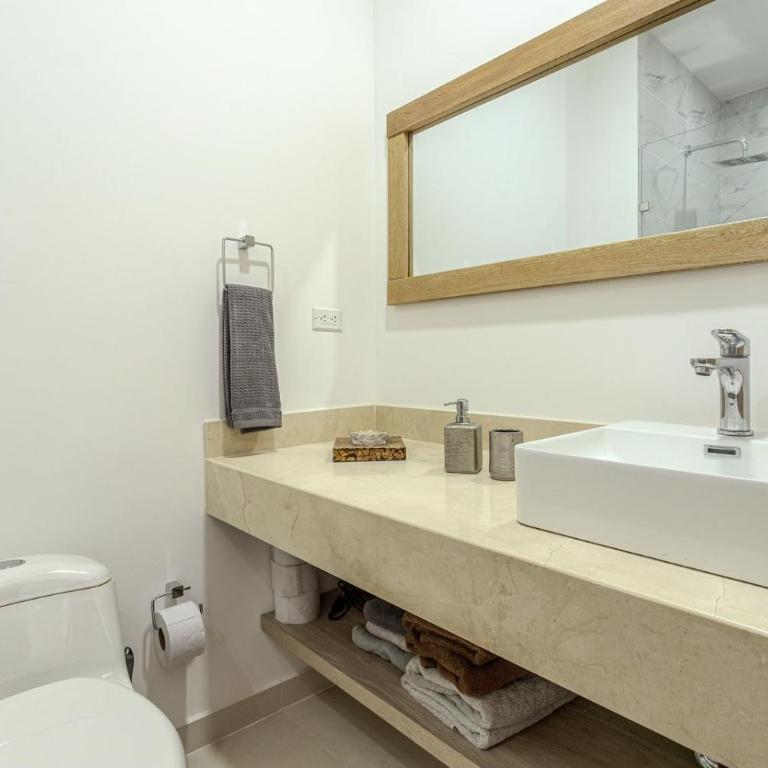 Suite Moderna de Lujo con Piscina y Vista Increíble - Apartamento de 1 dormitorio - 5