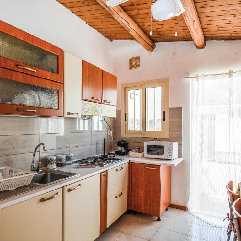 Lovely Home In Marzamemi With Wifi - Four-Bedroom Vacation Home - 1