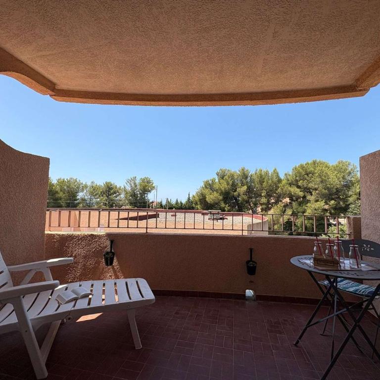 Studio avec clim et terrasse - 3 pers. - FR-1-845-42 - Appartement - 4