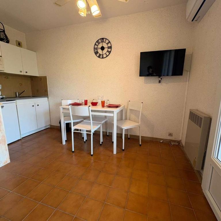 Studio avec clim et terrasse - 3 pers. - FR-1-845-42 - Appartement - 6