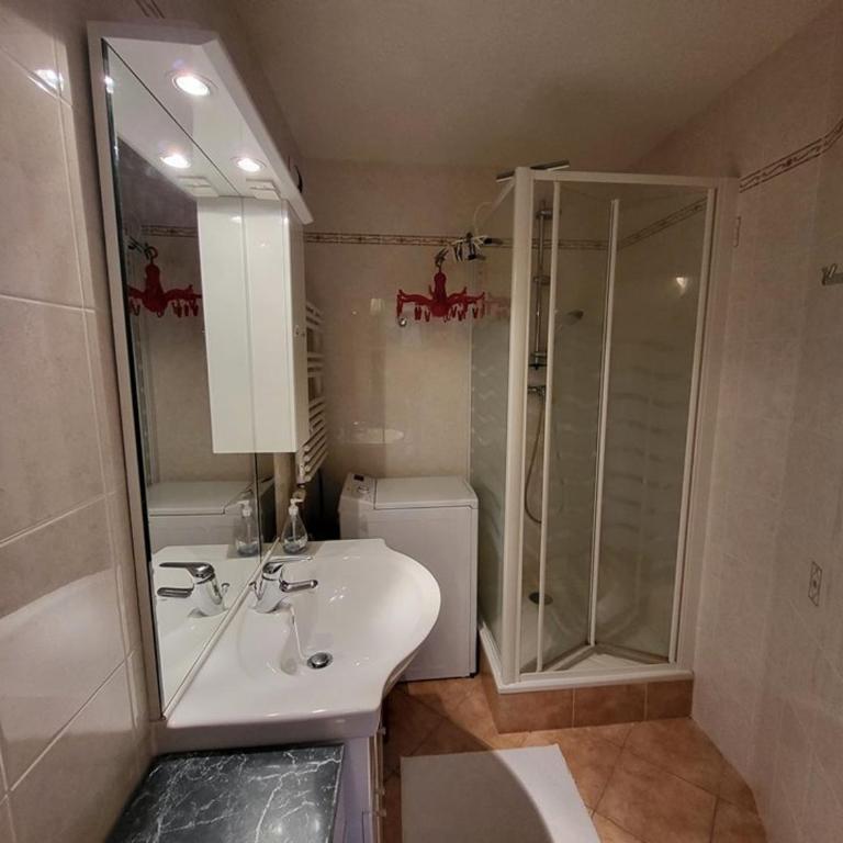Appartement avec balcon - 4 pers. - FR-1-266-316 - Apartment - 5