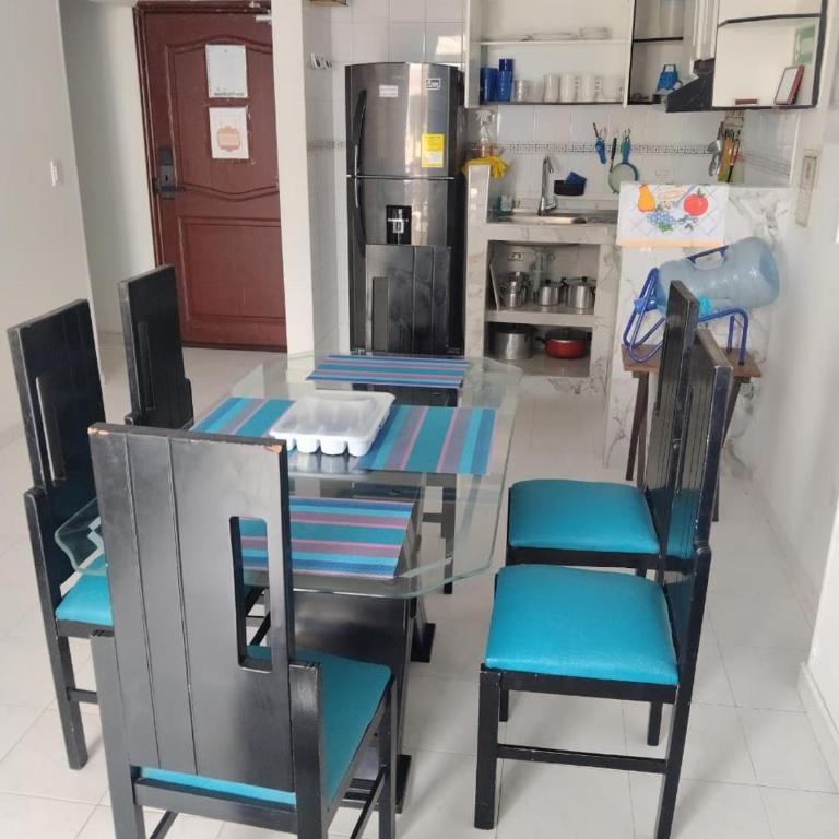 Apartamento Rodadero Con Piscinas y Cancha de Tennis - Two-Bedroom Apartment - 22