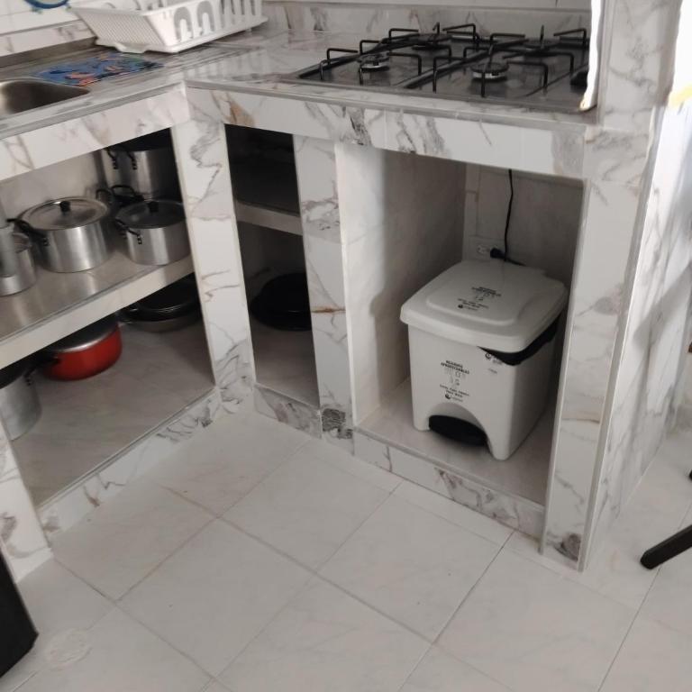 Apartamento Rodadero Con Piscinas y Cancha de Tennis - Two-Bedroom Apartment - 25