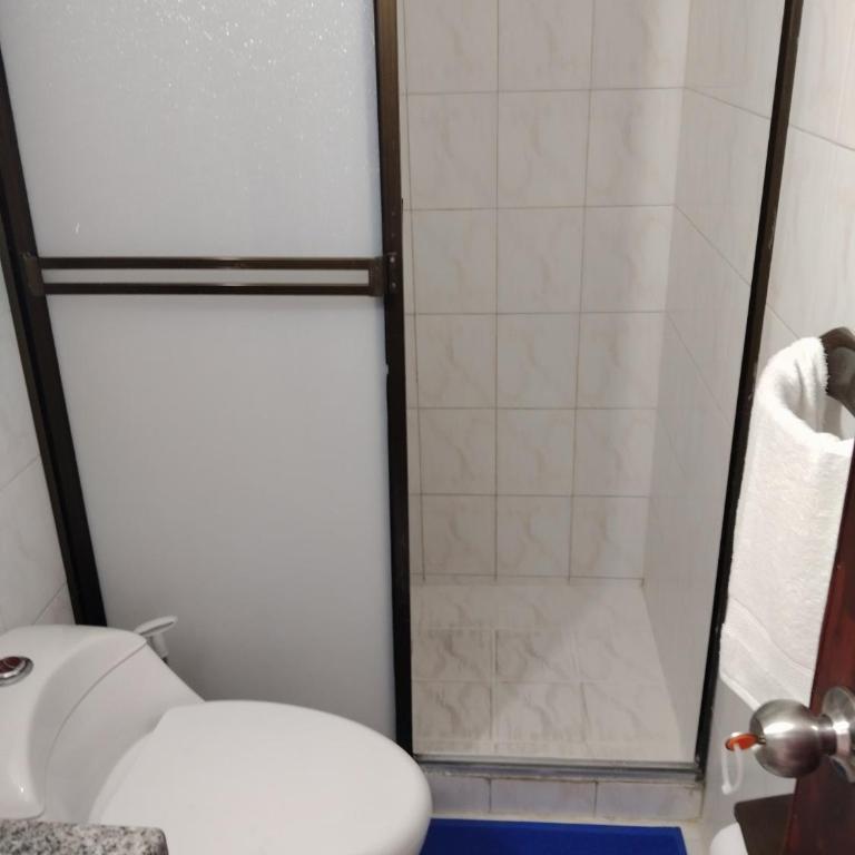 Apartamento Rodadero Con Piscinas y Cancha de Tennis - Two-Bedroom Apartment - 31
