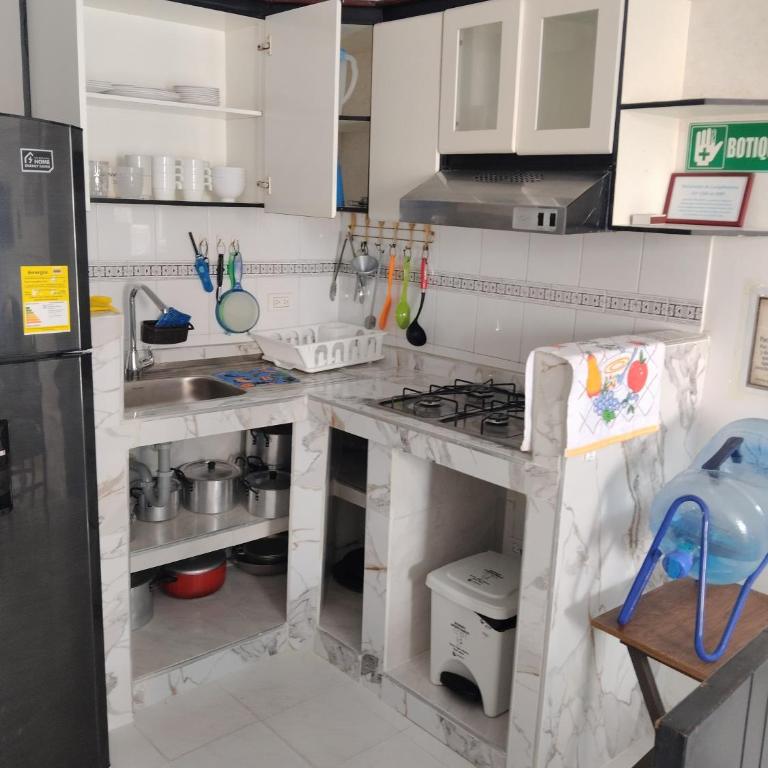 Apartamento Rodadero Con Piscinas y Cancha de Tennis - Two-Bedroom Apartment - 23