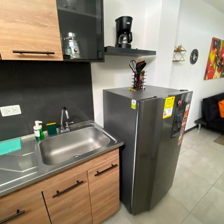 Apartaestudios amoblados en el norte de Cali - Two-Bedroom Apartment - 2