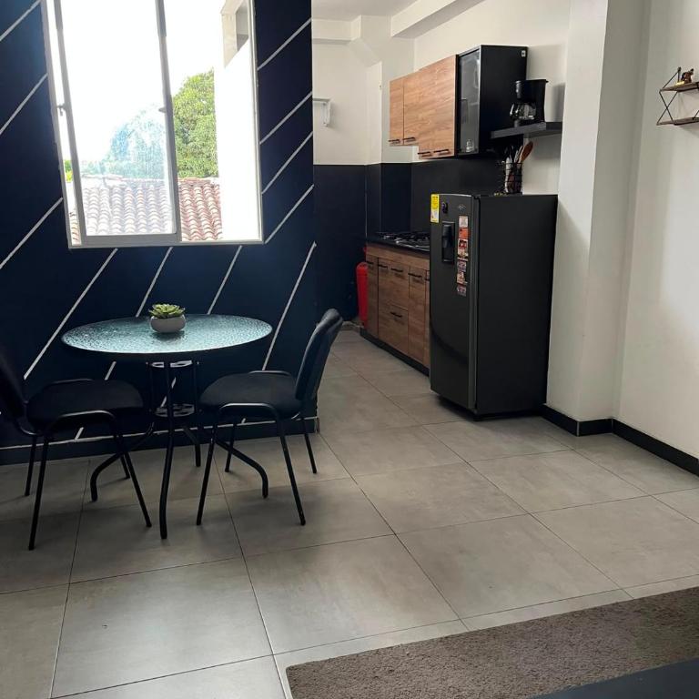 Apartaestudios amoblados en el norte de Cali - Two-Bedroom Apartment - 8